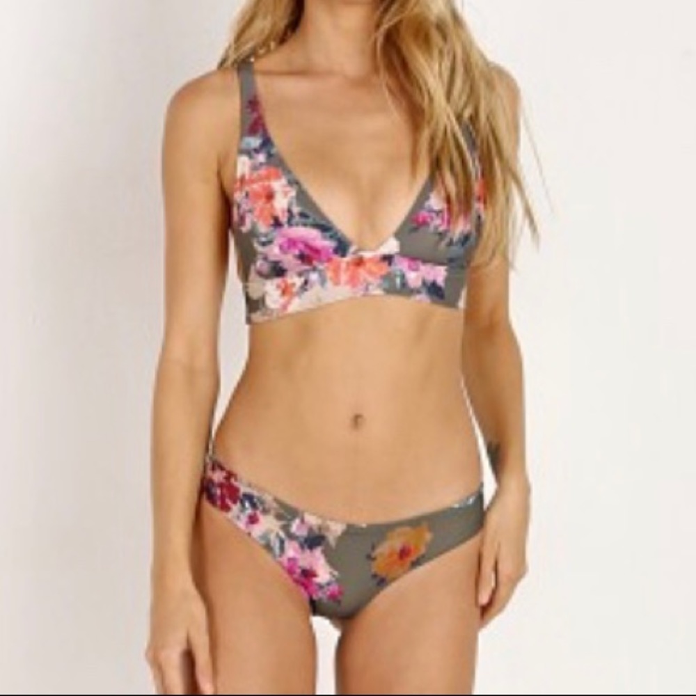 Boys and arrows bikini set size small